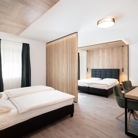 City Hotel Stockerau Eksteriør billede