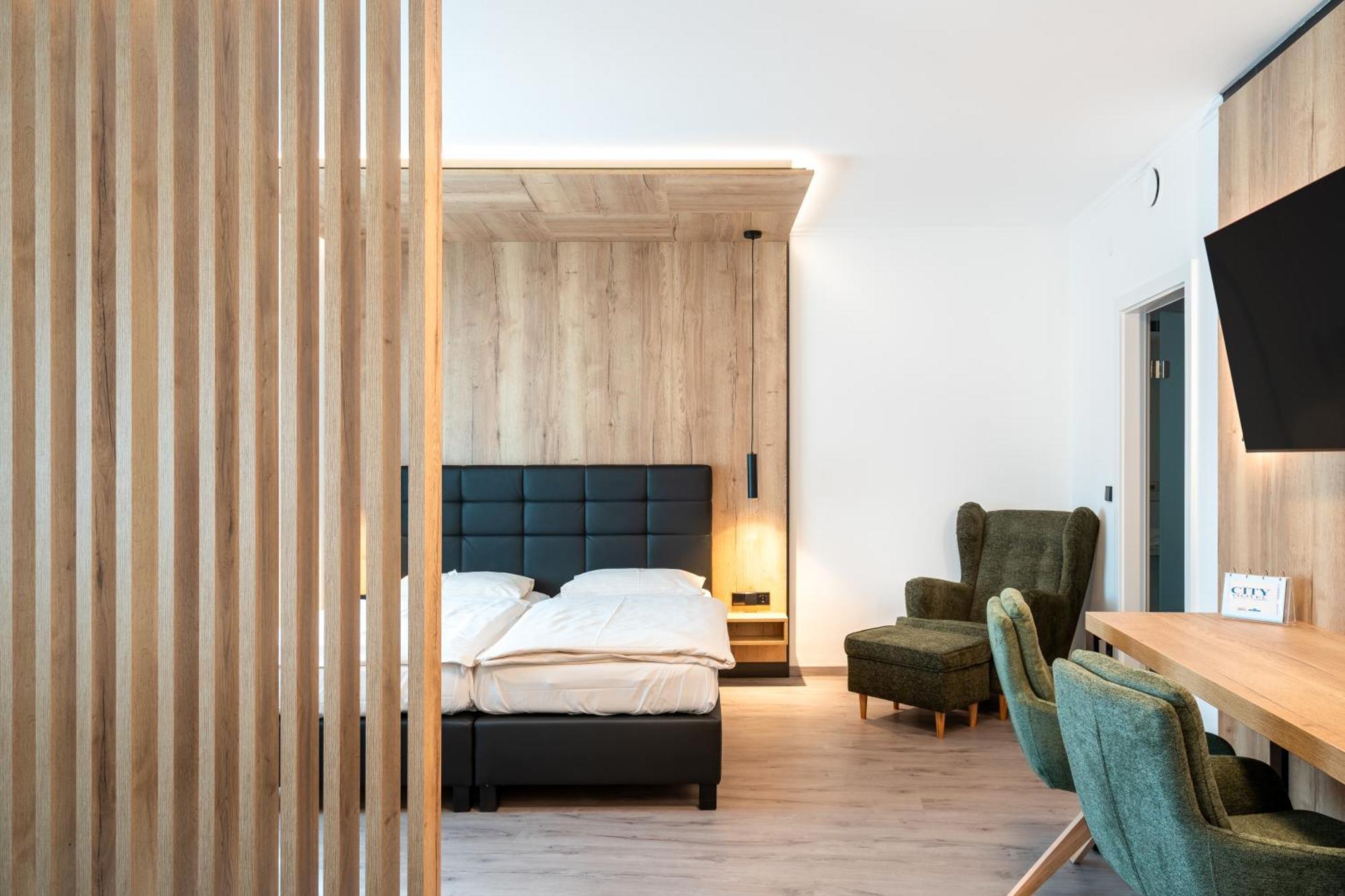 City Hotel Stockerau Eksteriør billede